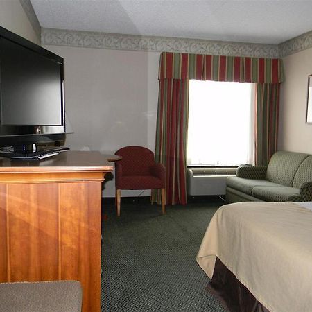 Holiday Lodge Hotel Oak Hill Стая снимка