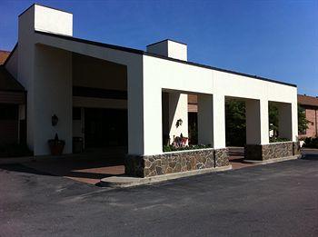 Holiday Lodge Hotel Oak Hill Екстериор снимка